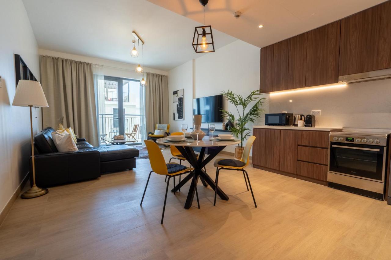 Apartment Higuests - Stylish Waterfront Retreat With Balcony In La *