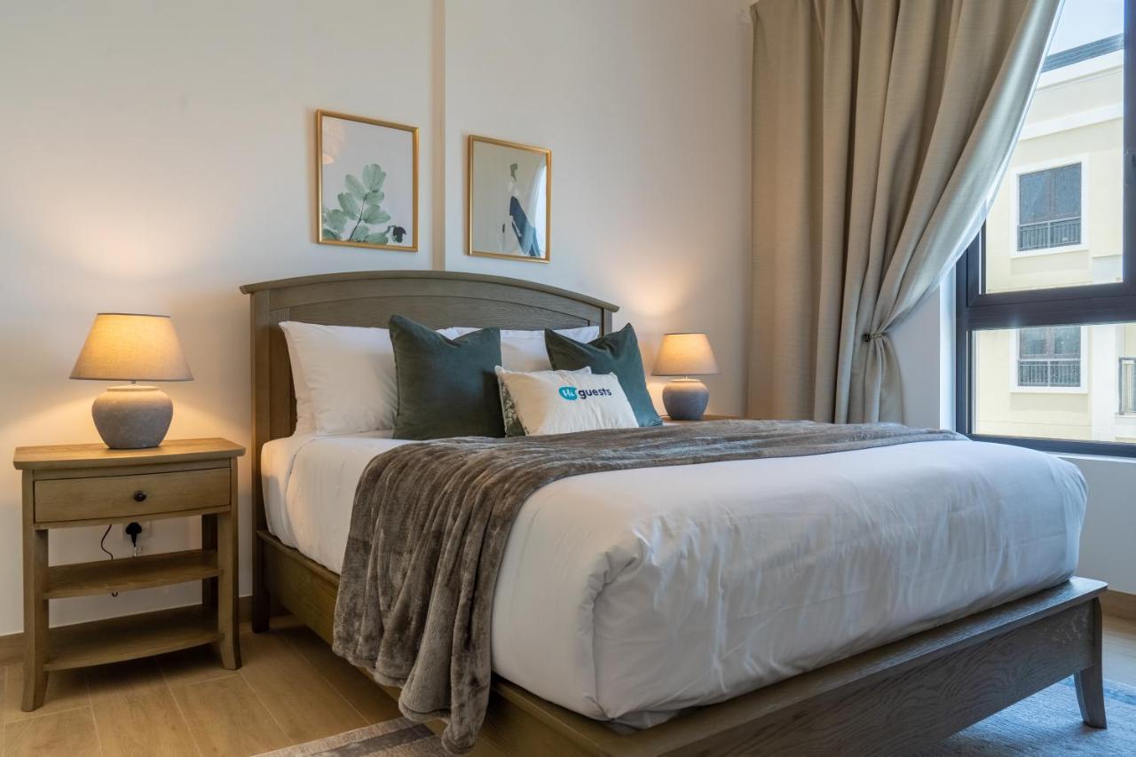 Apartment Higuests - Stylish Waterfront Retreat With Balcony In La Dubai