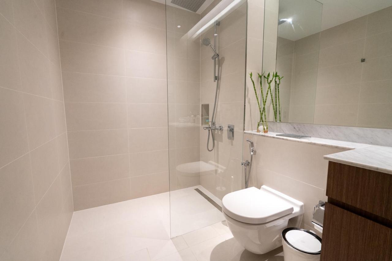 Higuests - Stylish Waterfront Retreat With Balcony In La Appartement *